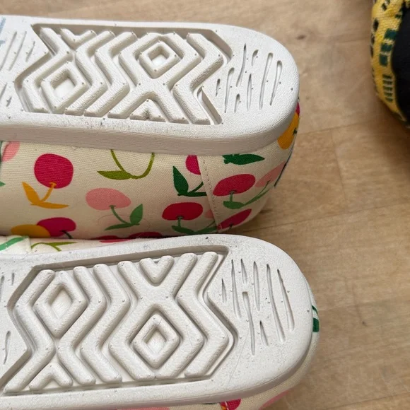 Tom’s Cherry Alpargata Size 10 - Picture 6 of 7